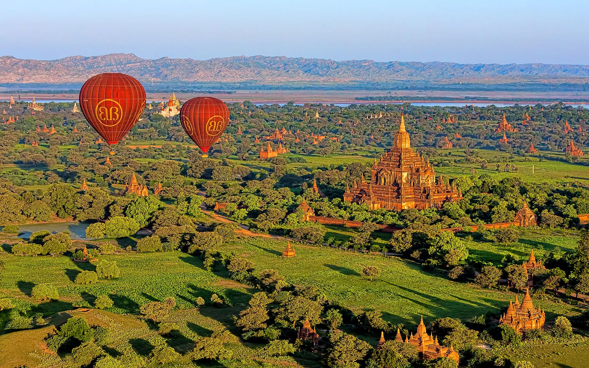 hot air balloon at sunrise in bagan